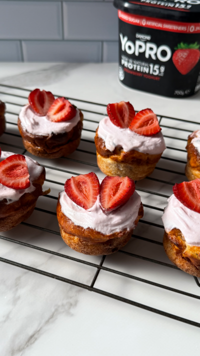 3-ingredient Mini Strawberry Cheesecakes