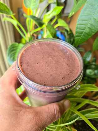 Blackberry Kiwi Blast Smoothies