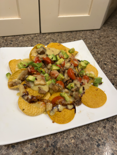 california chicken caprese skillet nachos