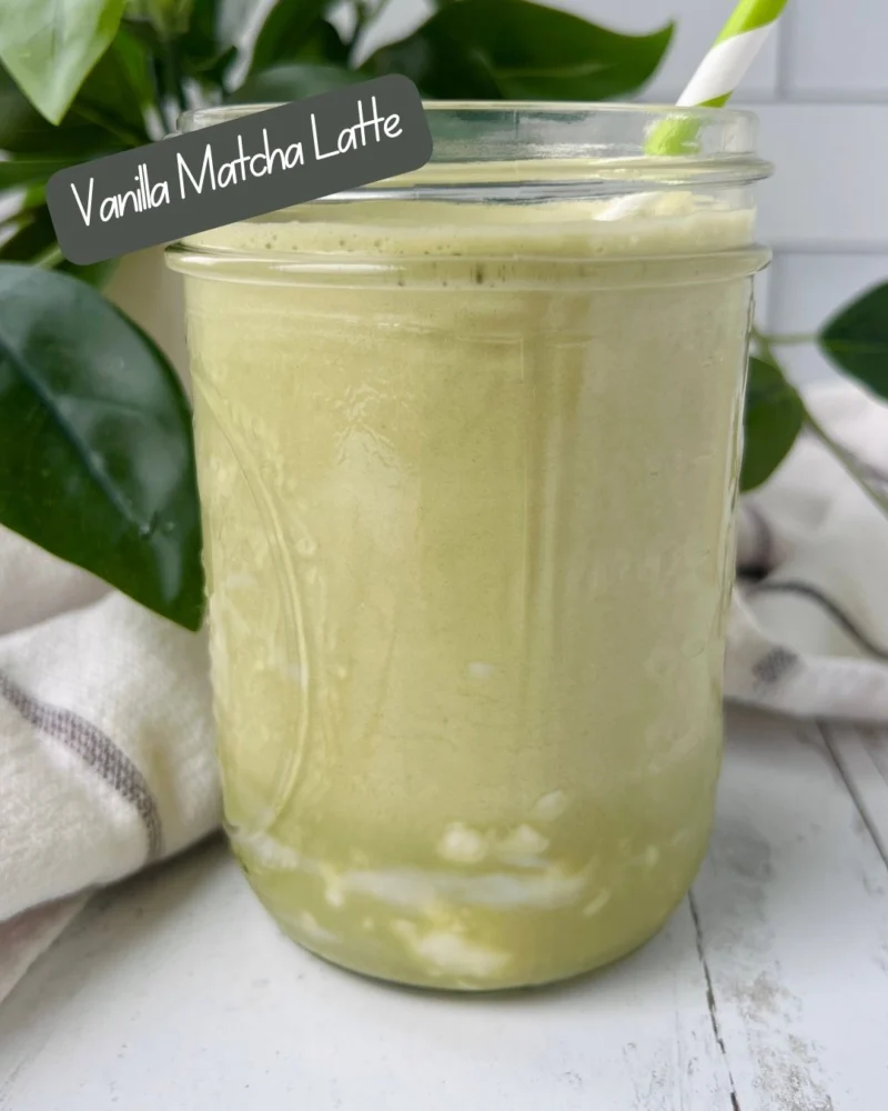 Vanilla Matcha Latte by hollysbestlife - FoodSocial