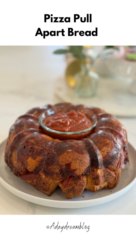 Pizza Pull Apart Bread by Adaydreamblog - FoodSocial