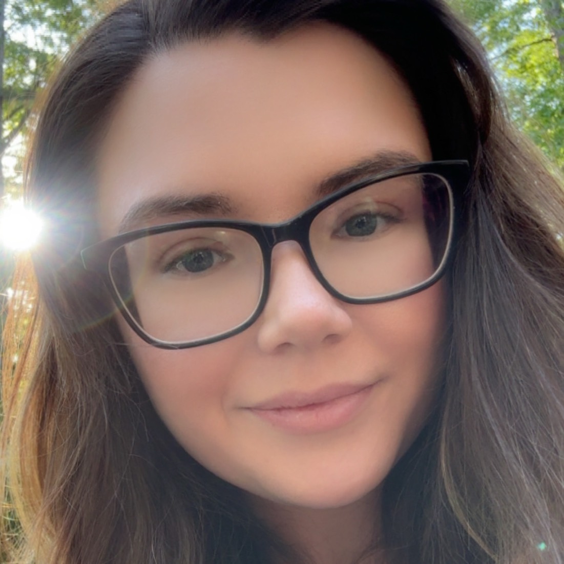 Head Shot: Emily Linden