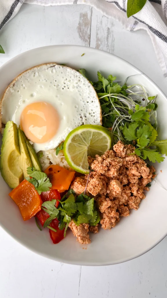 Tofu Chorizo & Veggie Breakfast Bowl by hollysbestlife - FoodSocial