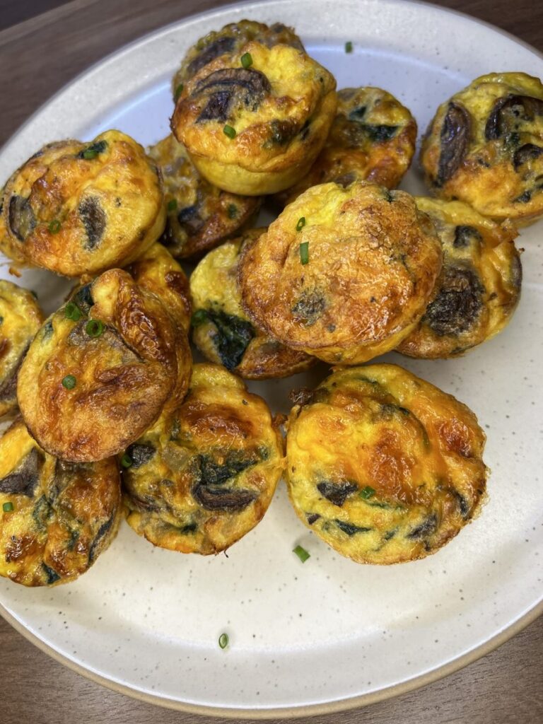 Mushroom Spinach Egg Cups by thewholesomespoon - FoodSocial