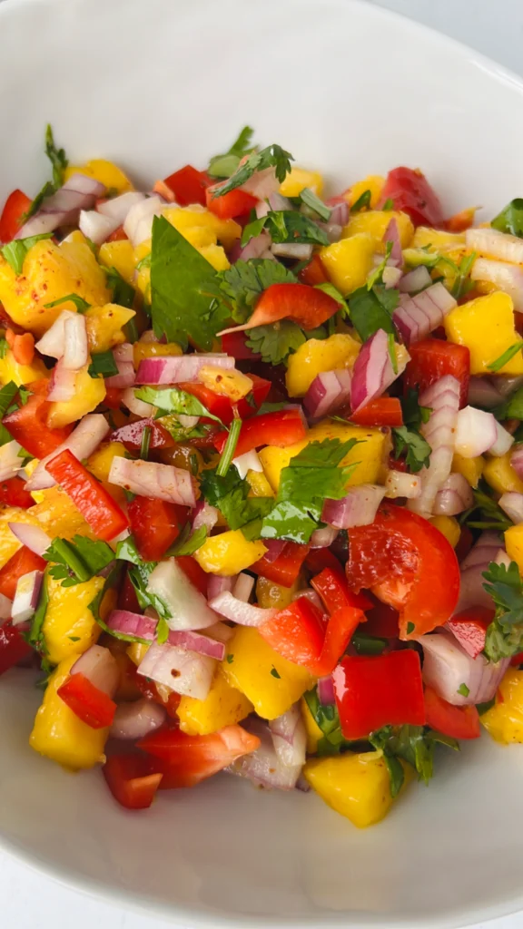 5 Minute Mango Salsa by hollysbestlife - FoodSocial
