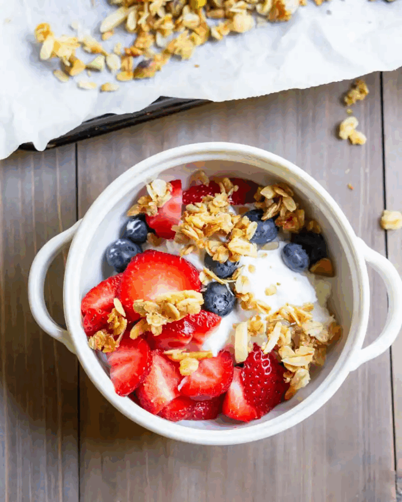 Lemon Pistachio Granola by Stillwood Kitchen - FoodSocial