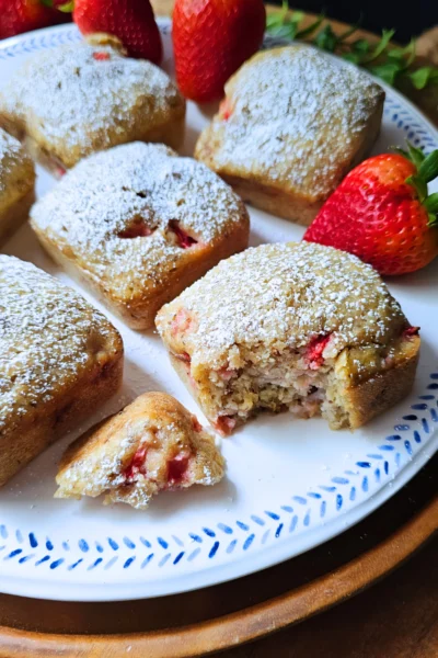 Low-Carb Strawberry Sourdough Snack Cakes
