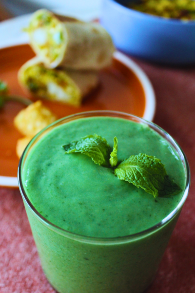 Tropical Green Spirulina Smoothie