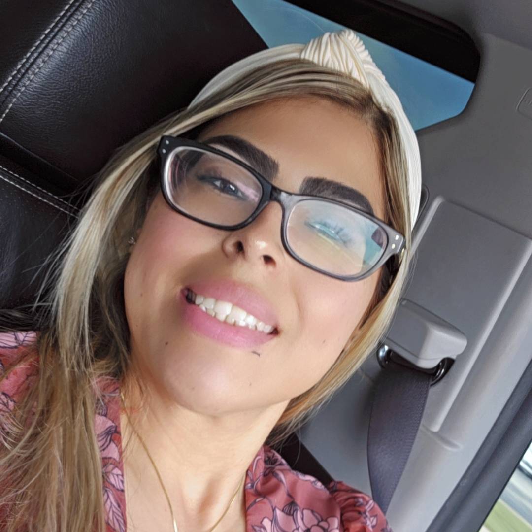 Head Shot: Stephanie Alvarado