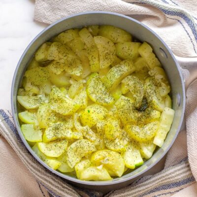 Stewed Zucchini with Garlic and Dill