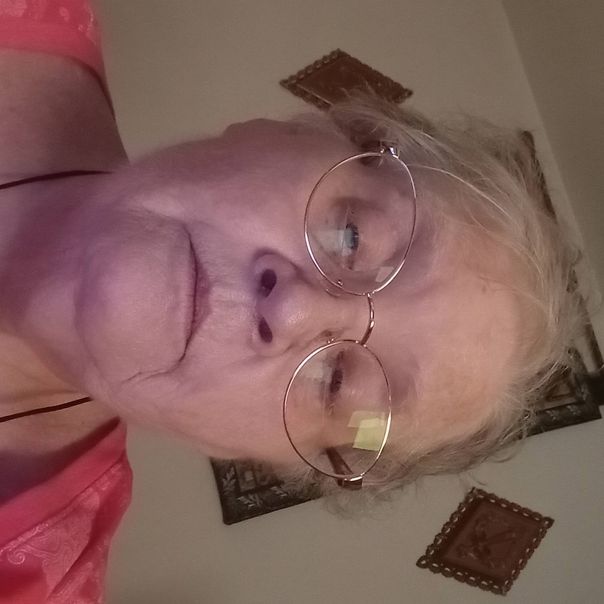 Head Shot: Tina Kisner