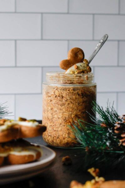 Gingerbread Overnight Oats: A Festive, Healthy Breakfast