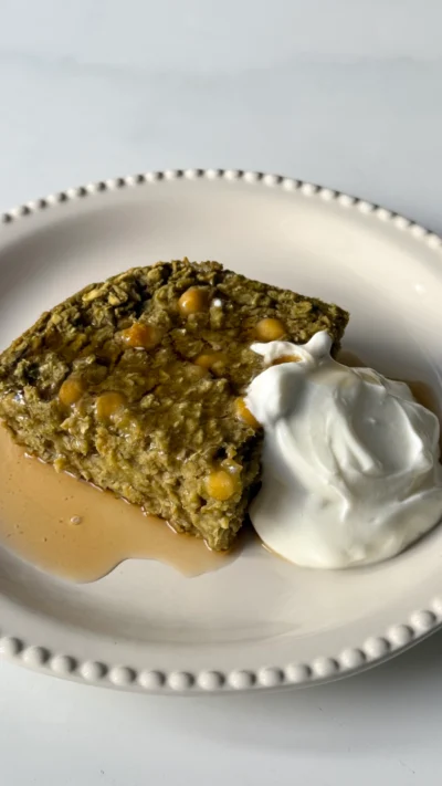 Vanilla White Chocolate Matcha Baked Oats