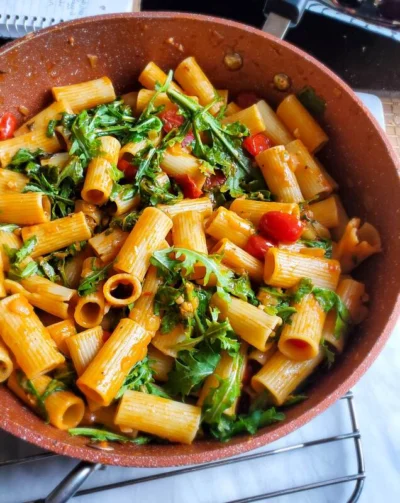 Spicy Pesto Rig with Grape Toms & Arugula
