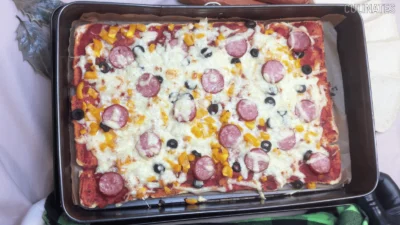 Pizza made from toast with sausage