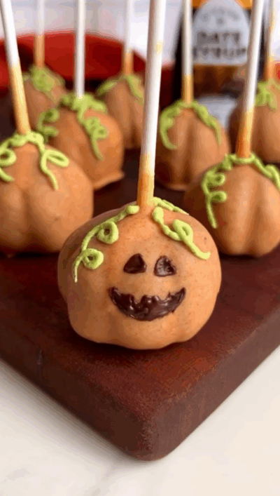 No bake pumpkin cake pops
