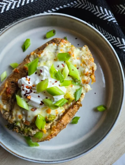Cheesy Beef & Broccoli Baked Taters