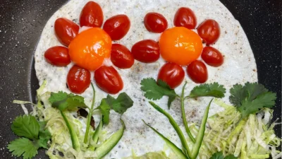 Red Flower-Shaped Fried Egg🌸
