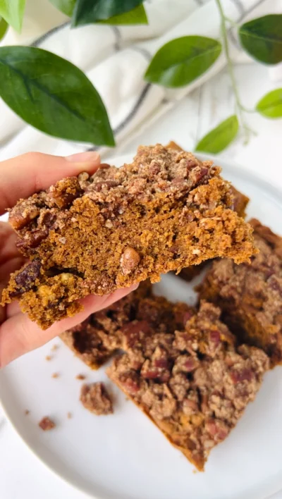 Pecan Crumble Pumpkin Spice Blondies