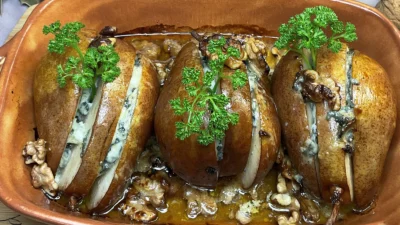 🧀🍐 Pears with Gorgonzola, honey and nuts