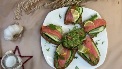 Bruschetta with guacamole and salmon