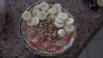 Bliss in a Bowl: 5-Minute Strawberry-Banana Dream Oats (Vegan, Creamy, Quick, and Irresistibly Delicious)