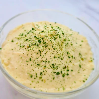 4-Ingredient Easy and Creamy Keto Cauliflower Mash
