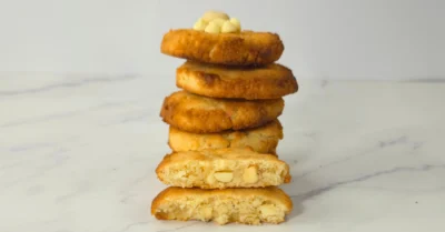 Keto White Chocolate Macadamia Cookies