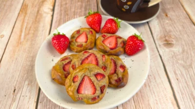 Strawberry Chia Seeds Keto Cottage Cheese Cookies