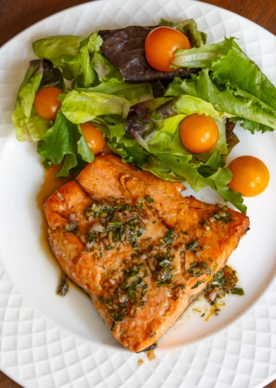 Broiled Salmon with Tarragon Sauce