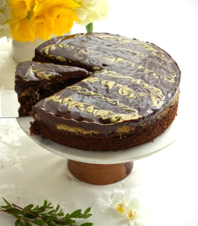 Dubai Chocolate Cake with Pistachio Cream and Ganache