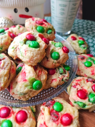 Sourdough Holiday M&M Cookies
