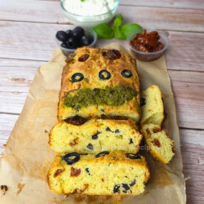 Keto Sun-Dried Tomato, Basil and Olive Cottage Cheese Bread