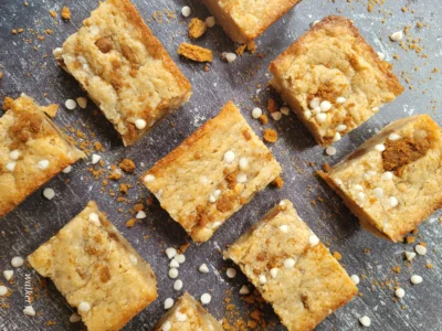 Biscoff and White Chocolate Blondies (Vegan)
