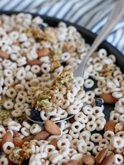 Frosted Lemon Blueberry Snack Mix