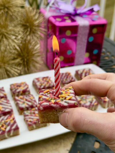 miso brown butter protein blondies – birthday cake