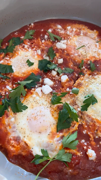 Simple Roasted Garlic Shakshuka
