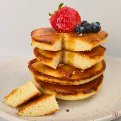 High Protein Almond Flour Pancakes in 15 minutes (Keto Friendly)