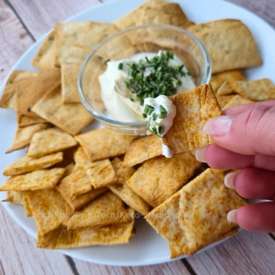 3-Ingredient Keto Crackers (Vegan)