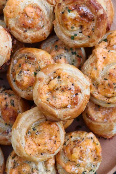 Easy Cheddar and Chive Pinwheels