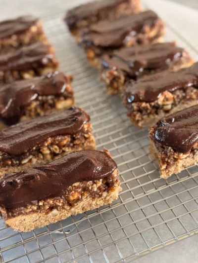 Chocolate Date Cookie Bars