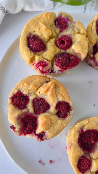 Raspberry Lemon Cheesecake Muffins
