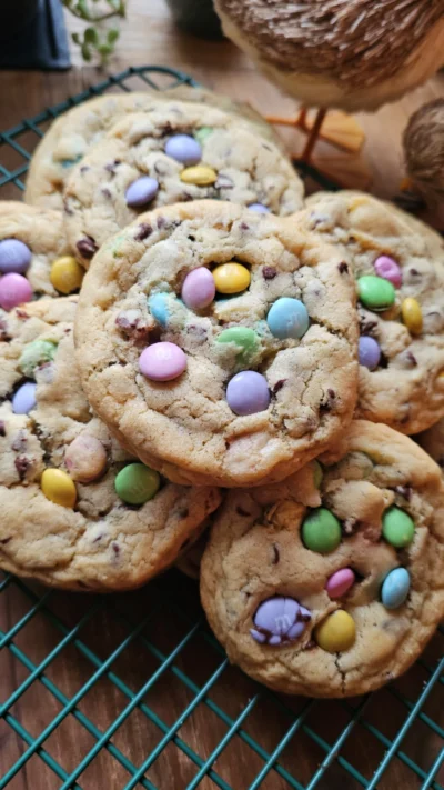 Spring M&M Chocolate Chip Cookies