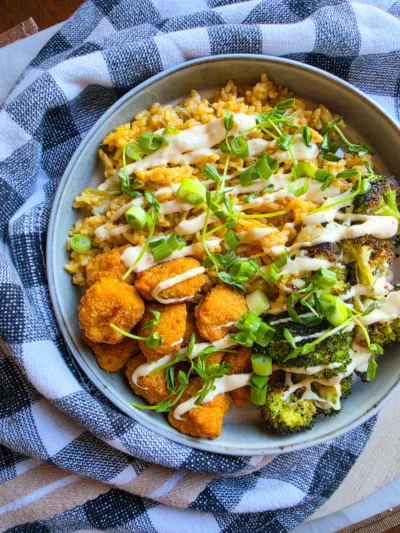 Cheesy Broccoli Chik’n Bowl