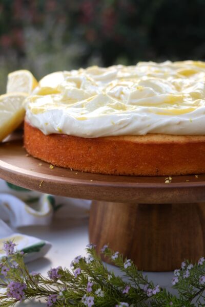 Single Layer Lemon Cake with Lemon Curd