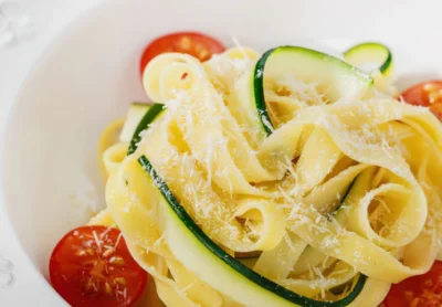 Low-Calorie, High-Protein Zucchini & Tomato Pasta