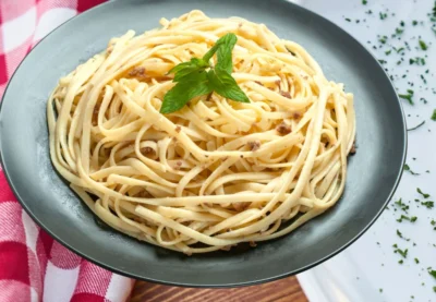 The Ultimate High-Protein Chicken & Garlic Pasta
