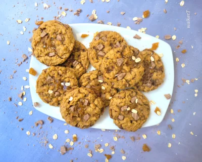 Toffee Cinnamon Oatmeal Cookies (Vegan)