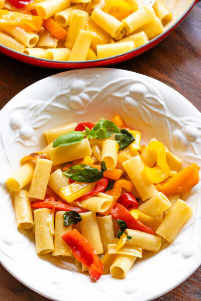 Roasted Bell Pepper Sauce With Garlic, Basil, and Pasta