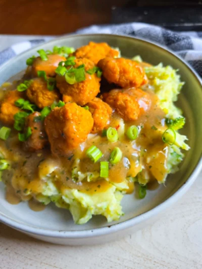 Smothered Broccoli Mash & Chik’n